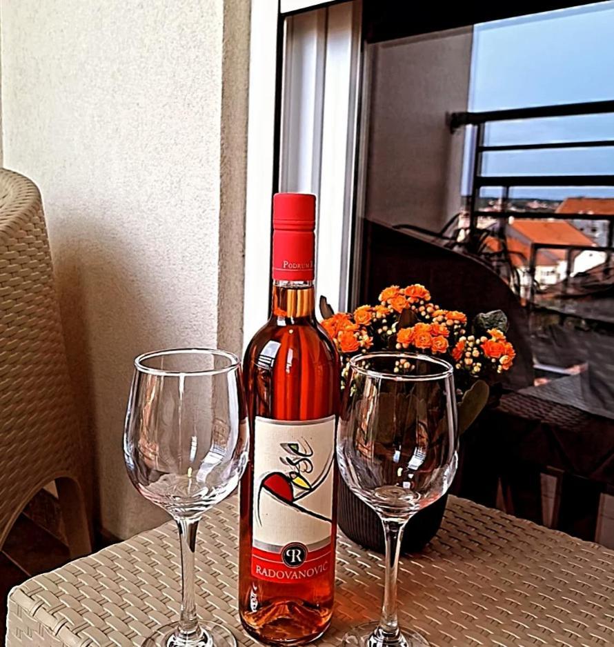 Stan Na Dan Aurora Apartment Pozarevac Ngoại thất bức ảnh
