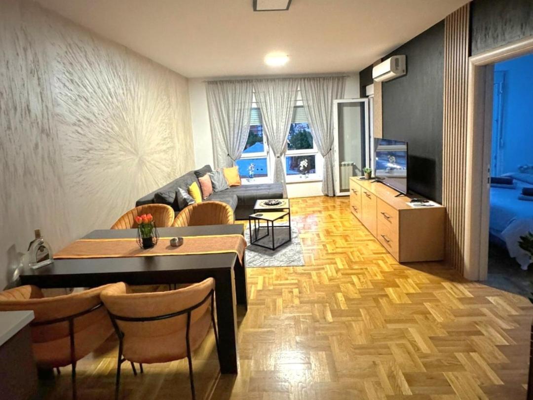 Stan Na Dan Aurora Apartment Pozarevac Ngoại thất bức ảnh